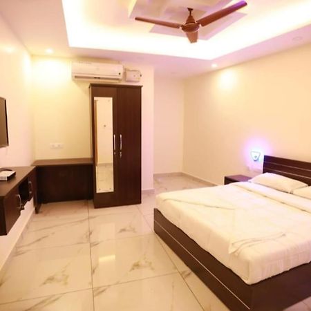 Hotel Aman Residency Thodupuzha Esterno foto