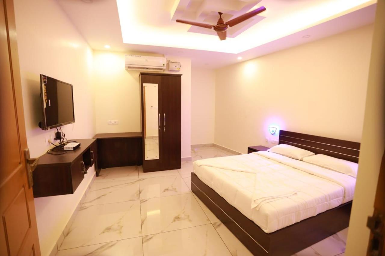 Hotel Aman Residency Thodupuzha Esterno foto