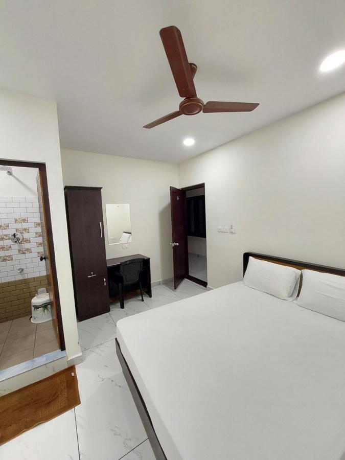 Hotel Aman Residency Thodupuzha Esterno foto